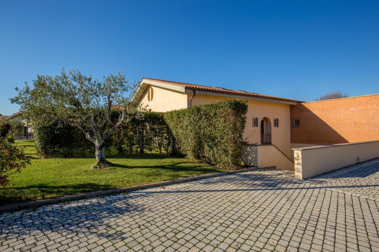 Residence Poggio Degli Ulivi Фраскати Экстерьер фото